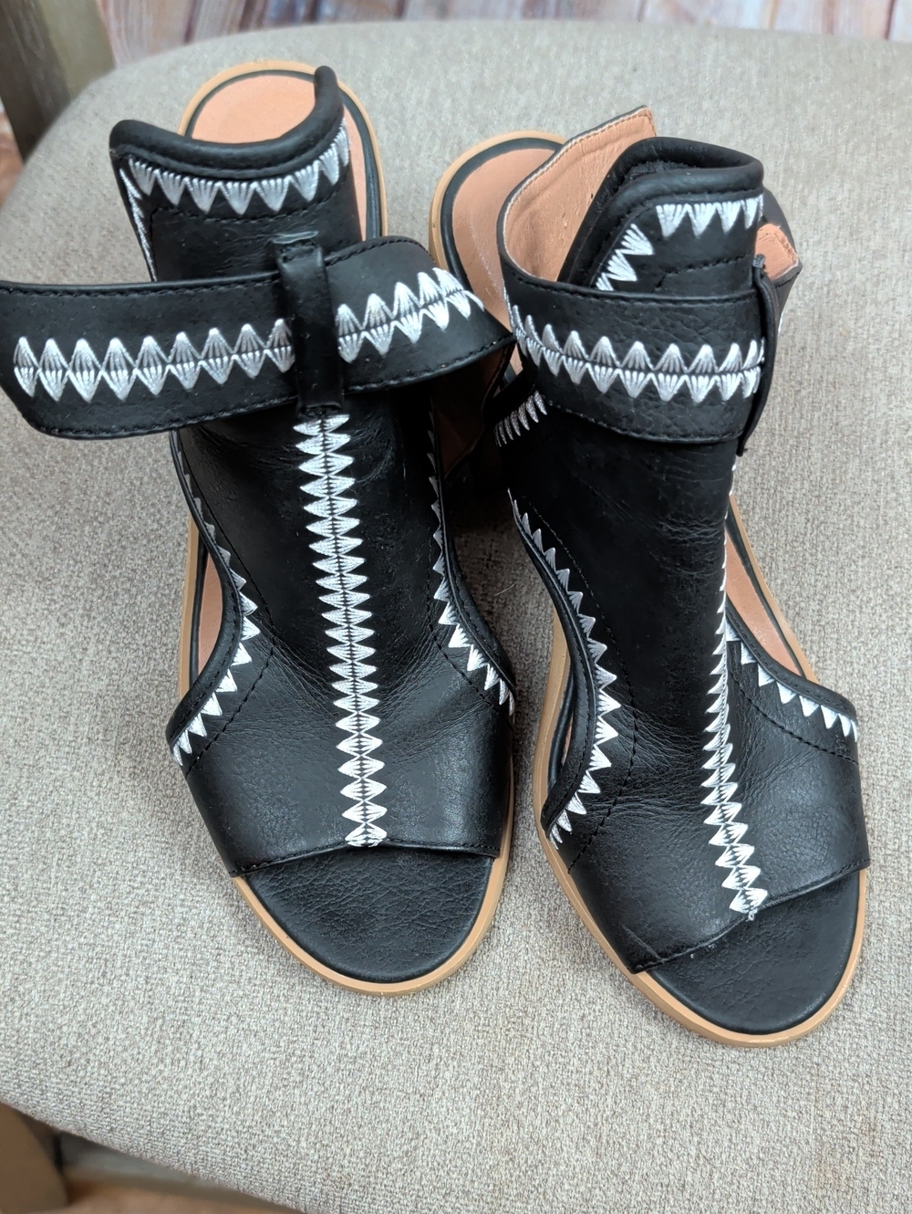 Very volatile Black Women's Embroidered Ankle-Strap Sandals Size 8
